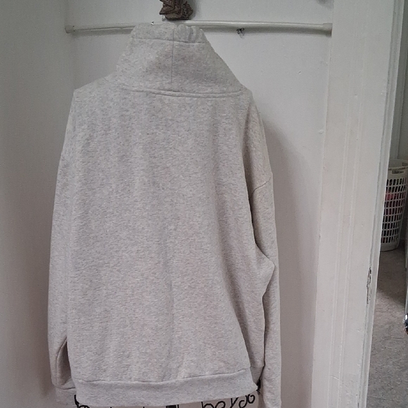 PINK Victoria's Secret Gray Hoodie - Picture 3 of 5